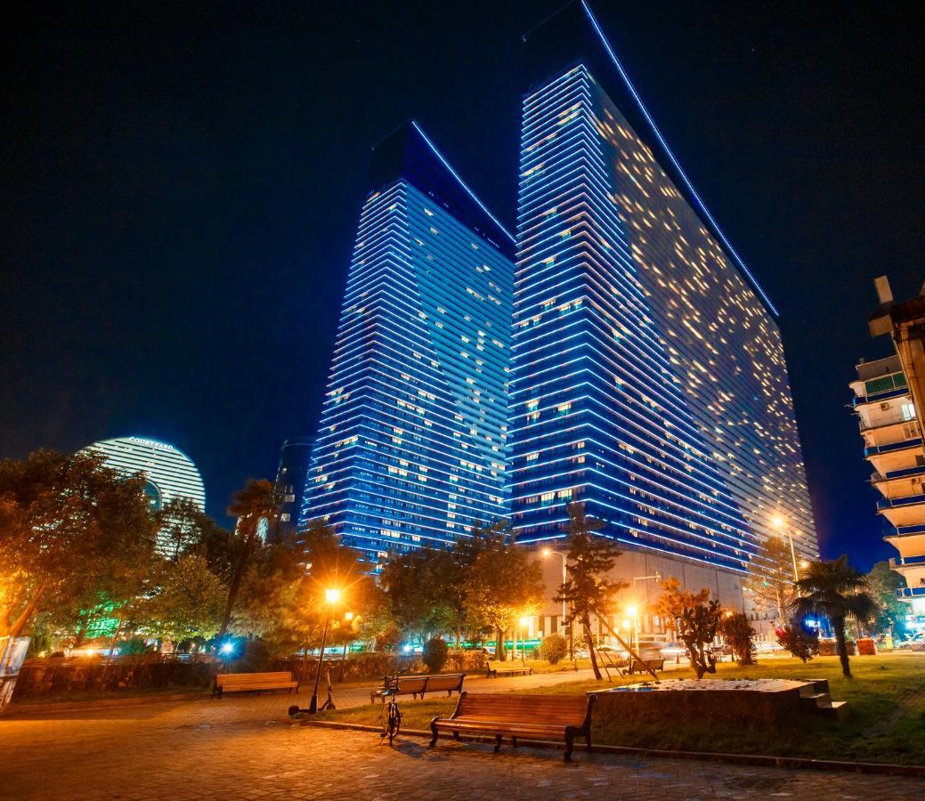 Orbi City Skyscraper With Sea View บาทูมิ ภายนอก รูปภาพ